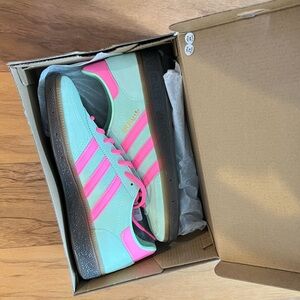 Adidas HANDBALL SPEZIAL UK 5 Semi Green Spark, lucid pink